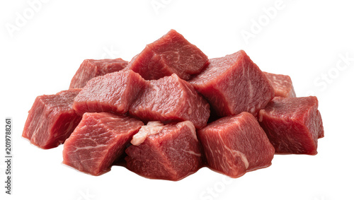 Photos Pile of raw beef cubes fresh and red, isolated on transparent background