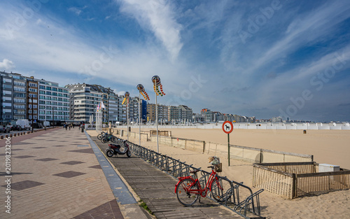 Canvas Print Modern skyscrapers along the beach promenade in Knokke-Heist on the North Sea co