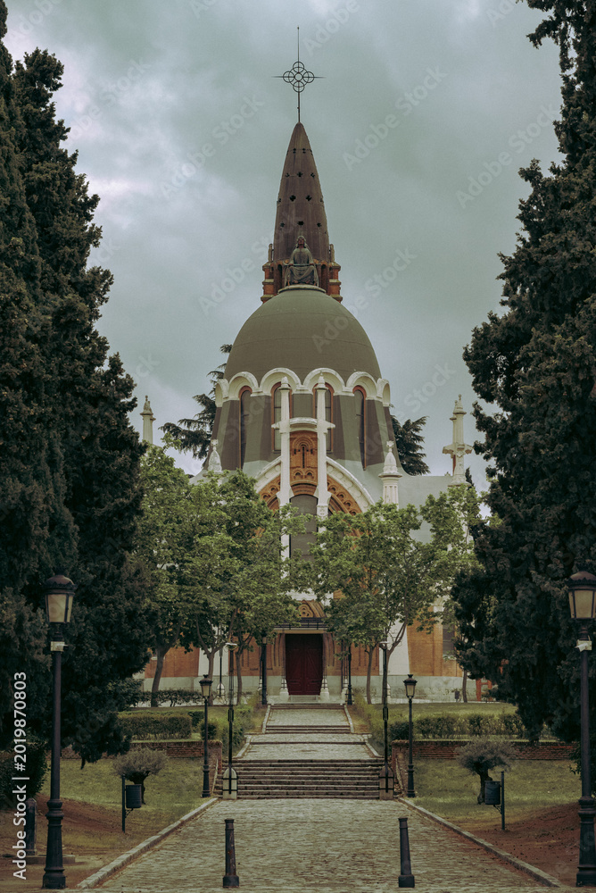 Naklejka premium Fachas de cementerio en Madrid