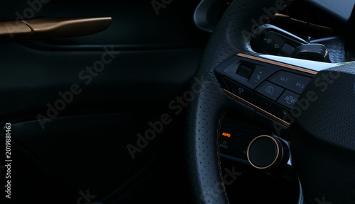 Foto Design and trim materials of the multifunctional steering wheel with mode switch
