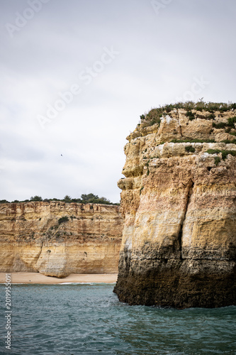 Obraz na płótnie Les falaises de Benagil au Portugal