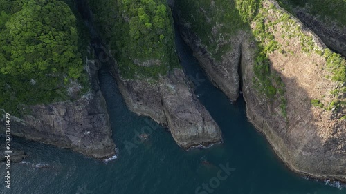 宮崎県 日向岬 馬ヶ背の断崖絶壁を望む空撮映像｜太平洋の絶景海岸
Aerial View of Umagase Cliffs at Hyuga Cape, Miyazaki, Japan
