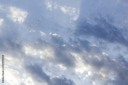 Foto It is a cloudy late afternoon sky.