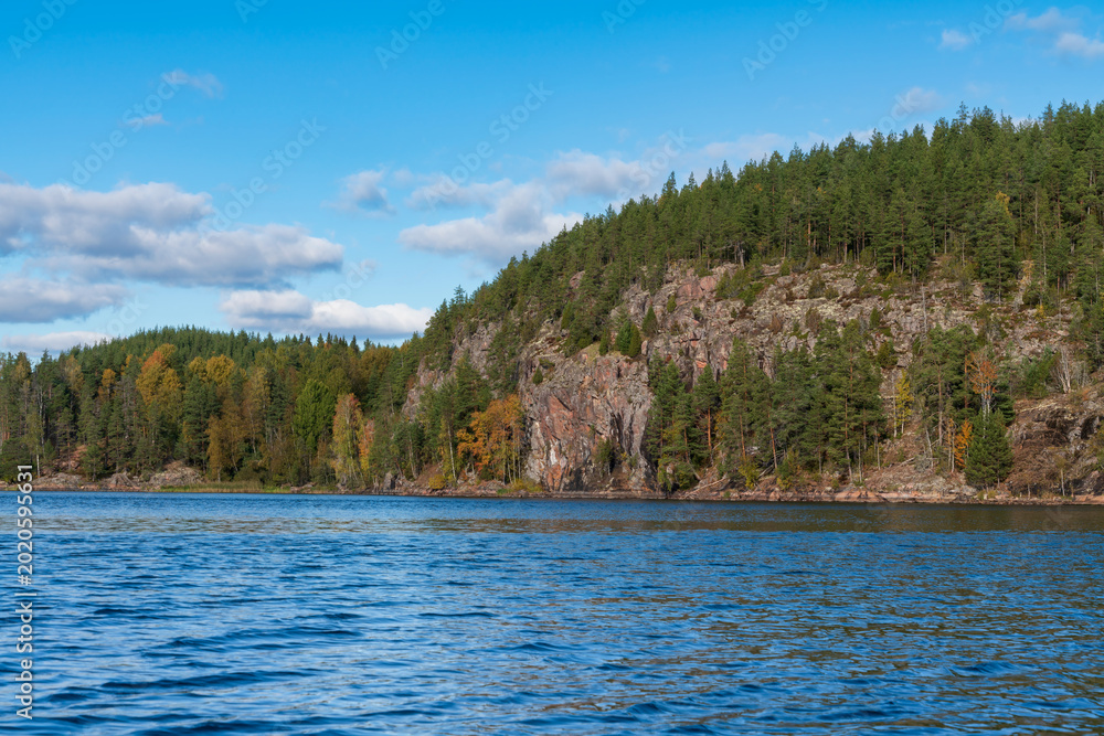 Ταπετσαρία Rocky shores of Lake Ladoga near the village of Lumivaara on a sunny autumn day,