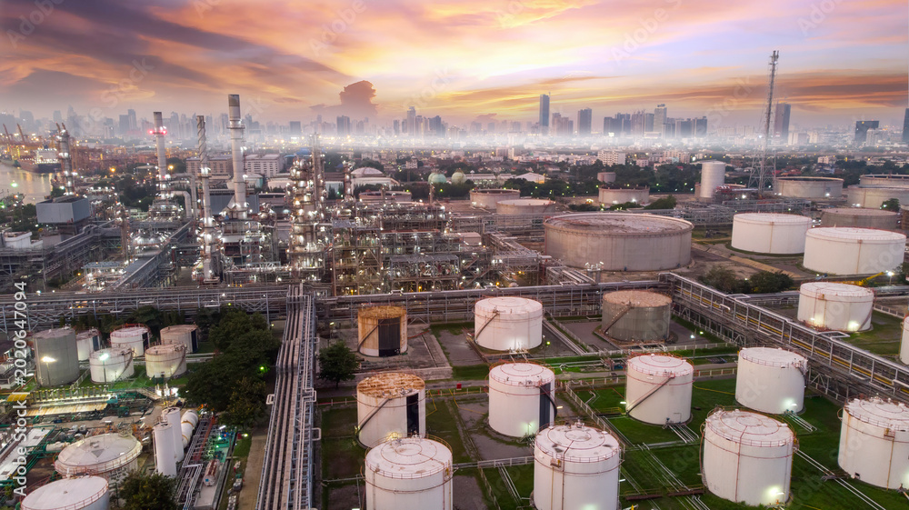 Αυτοκόλλητο Oil and gas industry - refinery factory zone, The equipment of oil refining,Clos
