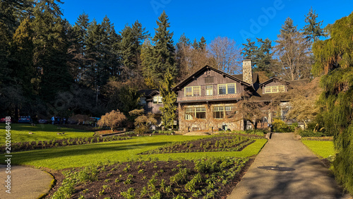 Canvas-taulu Dining Pavilion historic stone cottage Stanley Park Vancouver sunny day