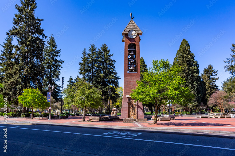 Φωτογραφία Bell Tower in the downtown of Vancouver, Washington, and The Esther Short Park