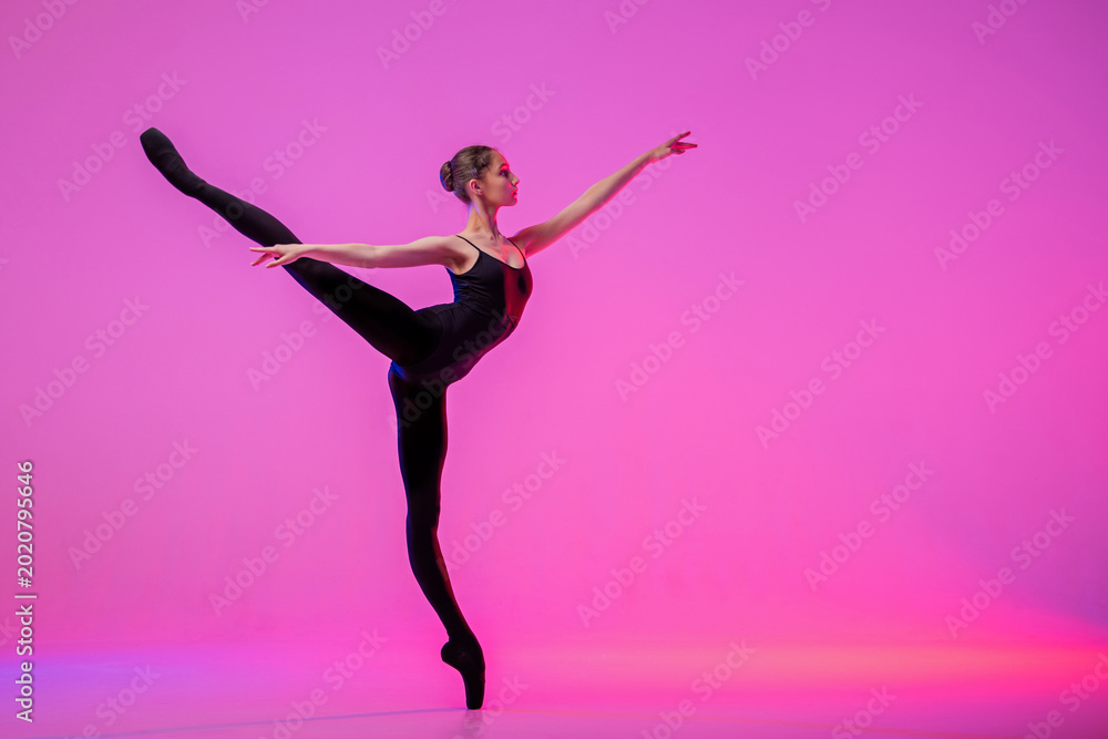 Ταπετσαρία Silhouette of  ballet dancer in  black leotard in an arabesque pose