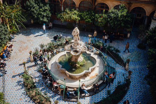 Foto Historic courtyard fountain at I Segreti del Chiostro in Palermo