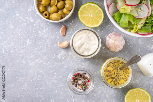 Bild auf Leinwand House Salad Dressing, viral delicious salad dressing