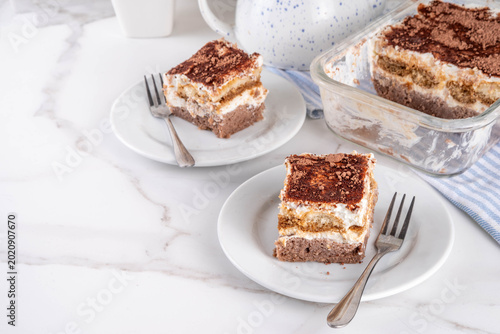 Brownie-misu, trendy viral brownie tiramisu twist dessert