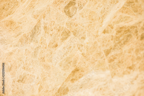pared de marmol amarillo