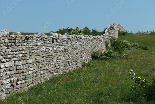 Foto Karl X wall on southern Oland island, Sweden.