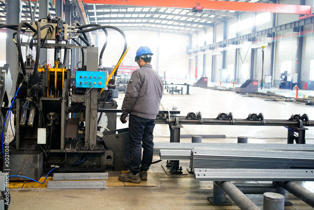 Fototapeta premium CNC cutting workers are at work.