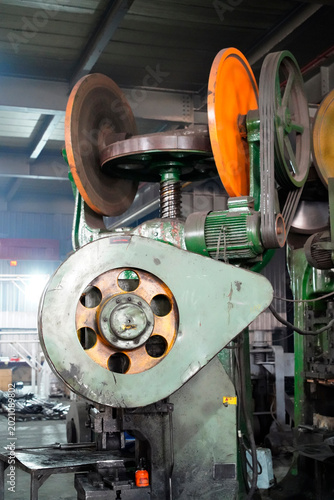 Double Disc Friction Screw Press in Factory Workshop