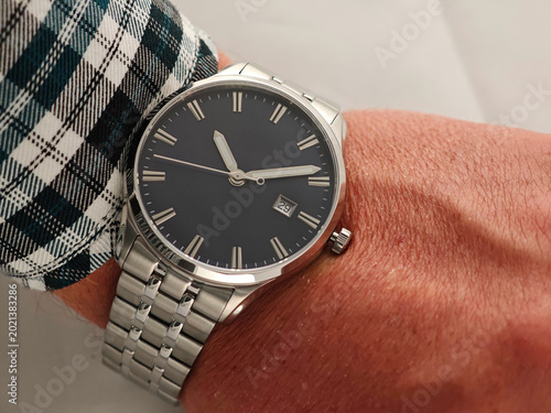 Photos Modern Everyday Men’s Watch with Metal Band