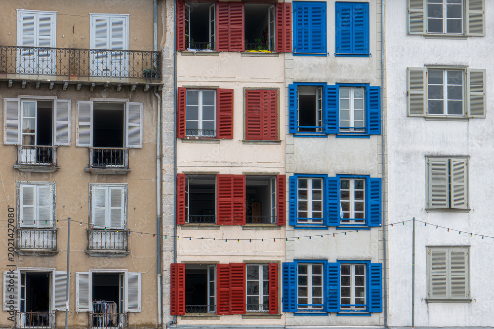 Obraz premium façade typique du vieux Bayonne, Pays baque