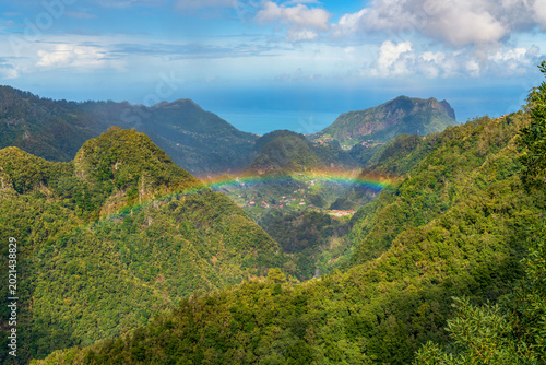Regenbogen am Aussichtspunkt Balcões; Ribeiro Frio; Santana; Madeira; Portugal