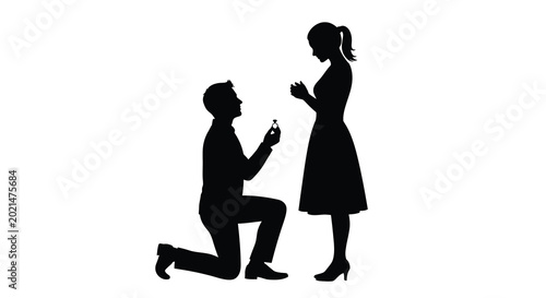 Fotografía man proposing to woman with ring black silhouette
