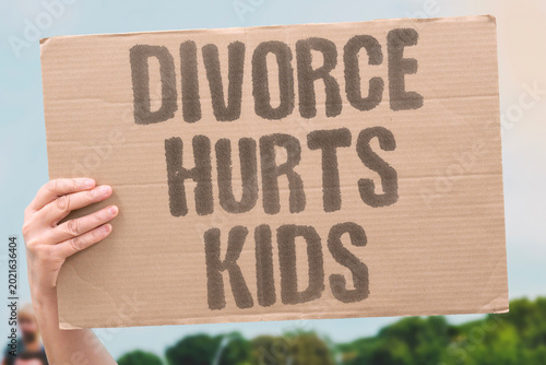 Φωτογραφία "Divorce Hurts Kids" Parental conflict consistently inflicts lasting emotional harm on children