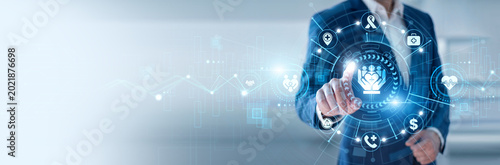Foto Insurance specialist pointing at Medical Insurance and networking health coverag