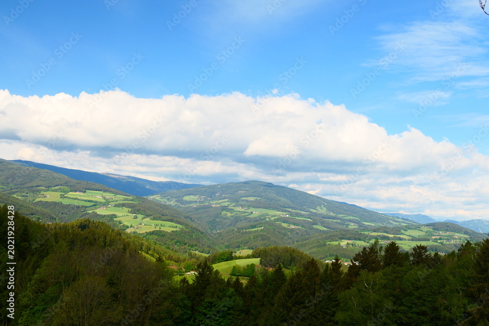 Fototapeta premium Landschaft der Buckligen Welt - Wechselregion 