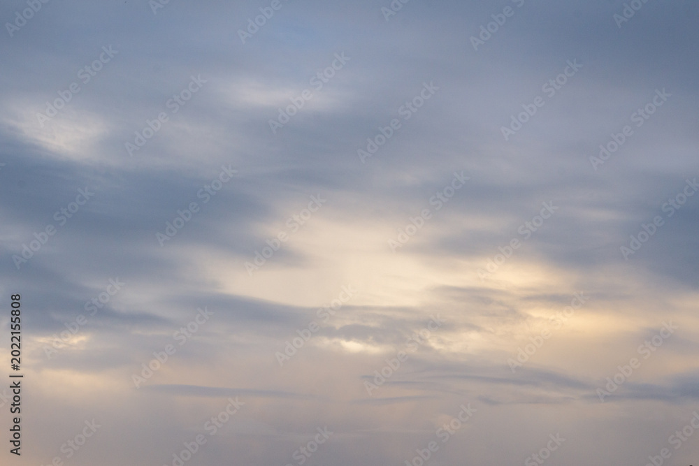 Fototapeta premium Overcast sky background with clouds