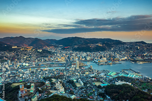 Fotografie Overlooking Nagasaki in the twilight.