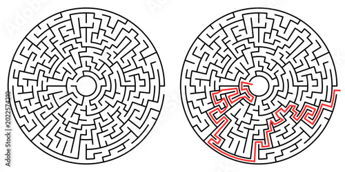 Obraz na płótnie Round Maze Puzzle with Solution Path