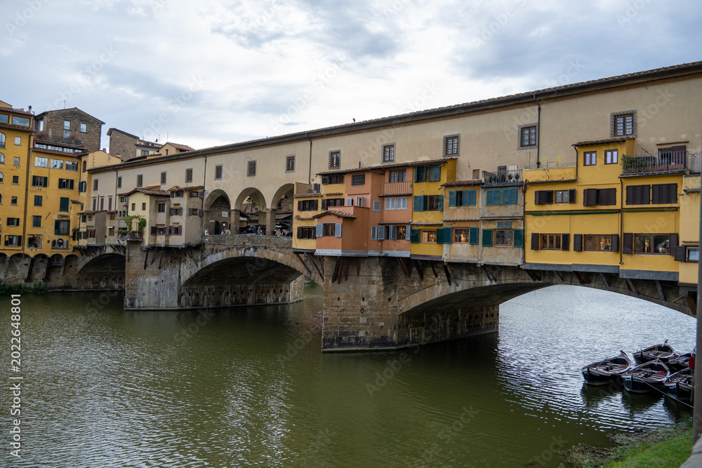 Fototapeta premium Ponte Vecchio over the Arno River, Florence