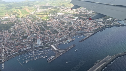 urbana vicino a Ponta Delgada, il capoluogo dell'isola

Aerial View of São Miguel Island and Ponta Delgada Urban Coastline, Scenic Landscape of the Azores, Portugal