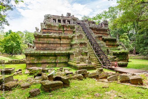 Tableau sur toile Phimeanakas Temple Pyramid in Angkor Thom Complex