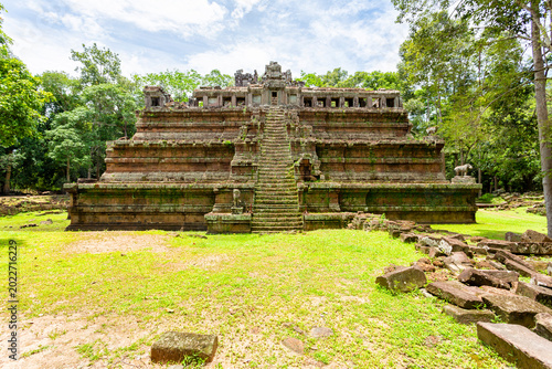 Tableau sur toile Phimeanakas Temple Pyramid in Angkor Thom Complex