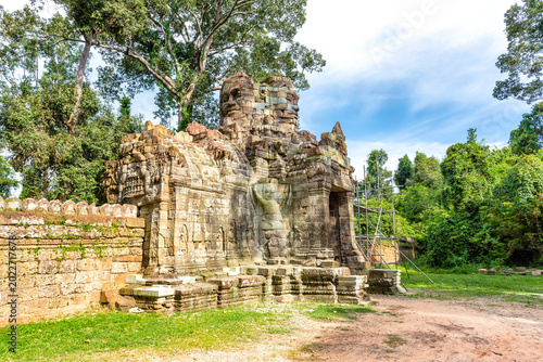Angkor Thom victory gate entrance with Bayon faces