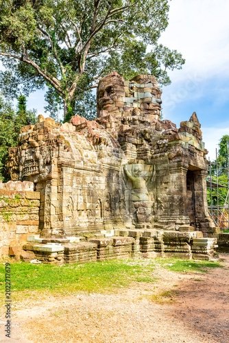 Angkor Thom victory gate entrance with Bayon faces