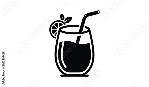 Photos glass of beverage with citrus garnish and straw black and white silhouette