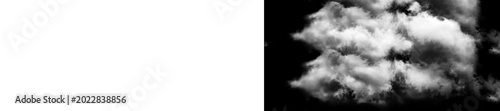 Foto Dramatic night sky with dark clouds and stars, astronomy and space background