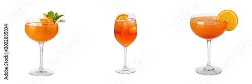 Obraz na płótnie Refreshing Orange Aperol Spritz Cocktail Glass Summer Party Drink On Transparent