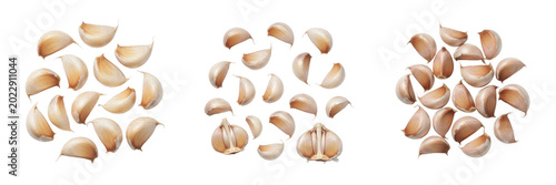 Fotografía Group of Sliced and Whole Garlic Cloves, Pungent Culinary Herb Spice Cooking Ing