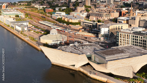 Tableau sur toile Aerial View of Modern Museum and Waterfront in Dundee Scotland