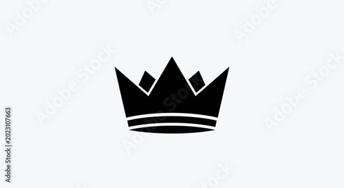 Black crown icon isolated on white