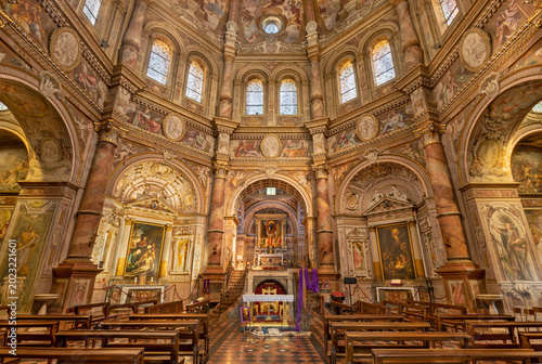 Photos CREMA, ITALY - MARCH 20, 2026: The nave and cupola of the church Santuario di Sa