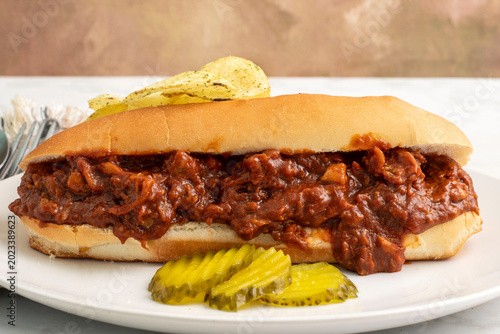 Canvastavla barbecue  pulled pork sub  with potato chips