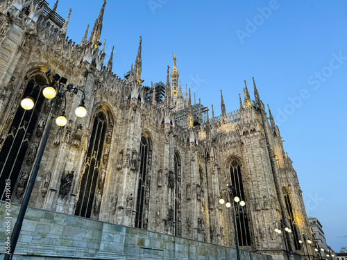 Bild auf Leinwand Detailed Gothic Architecture of Milan Cathedral Duomo di Milano Italy