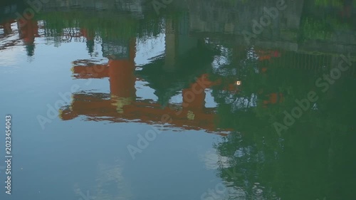 京都、琵琶湖疏水の水面に映る平安神宮の大鳥居