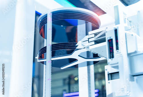 Fotografie Silicon Wafers and Microcircuits with Automatic system control application on au