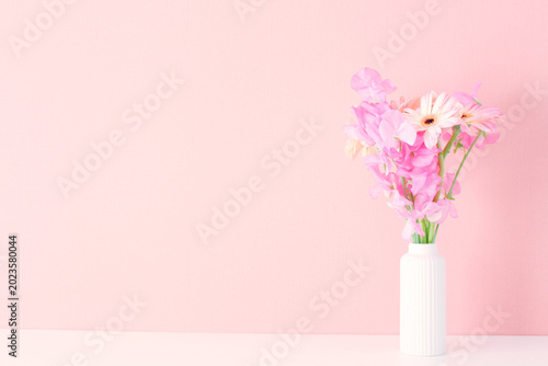 Bild auf Leinwand pink sweet pea flowers for background
