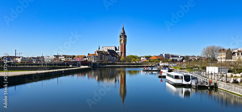 Photos Calais (France) / Beffroi vue du Quai de la Meuse