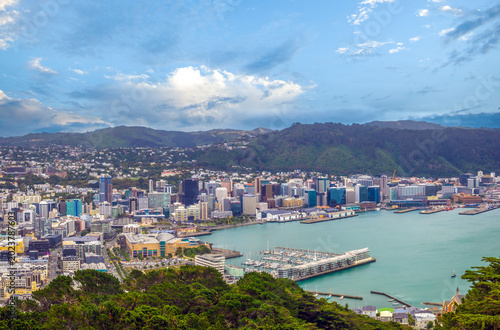 Cuadro en lienzo Aerial view of Wellington and Lambton Harbour from the top of Mount Victoria, We