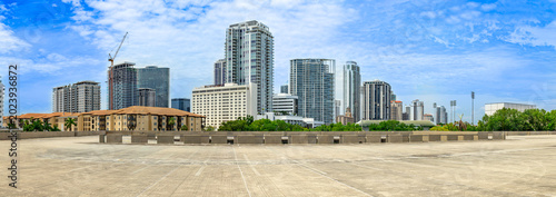 Quadro su tela Panoramic skyline view of downtown St